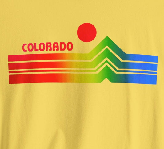 Colorado Quintessential Vintage Mountain Rainbow 70s Souvenir T-Shirt